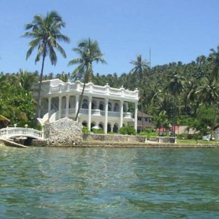 Blue Crystal Beach Resort Пуерто Галера Екстериор снимка