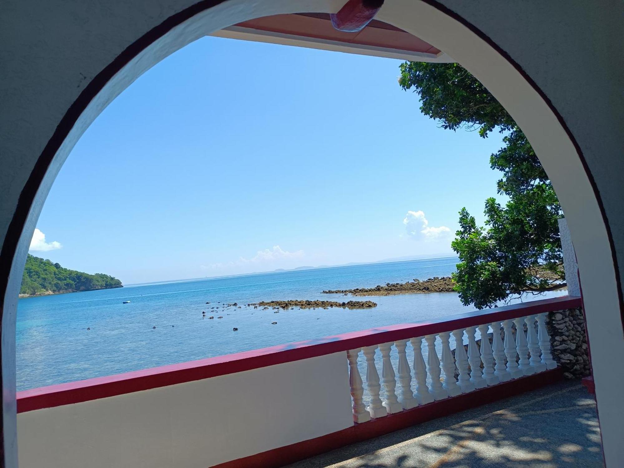 Blue Crystal Beach Resort Пуерто Галера Екстериор снимка