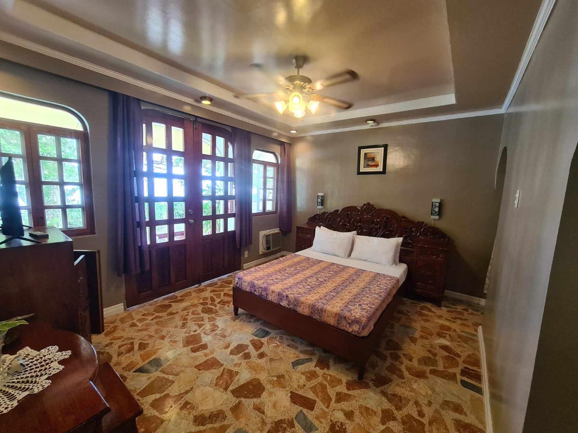 Blue Crystal Beach Resort Пуерто Галера Екстериор снимка