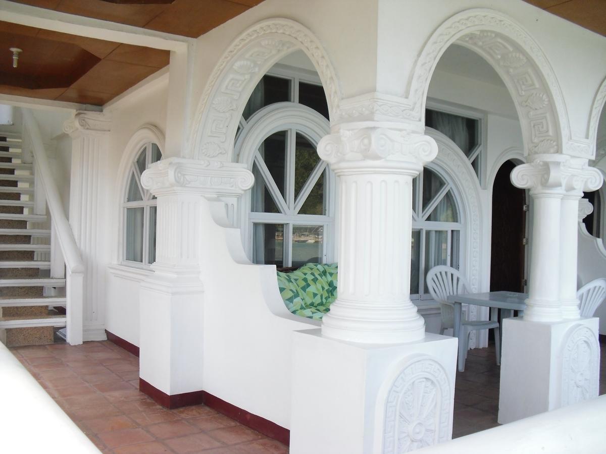 Blue Crystal Beach Resort Пуерто Галера Екстериор снимка