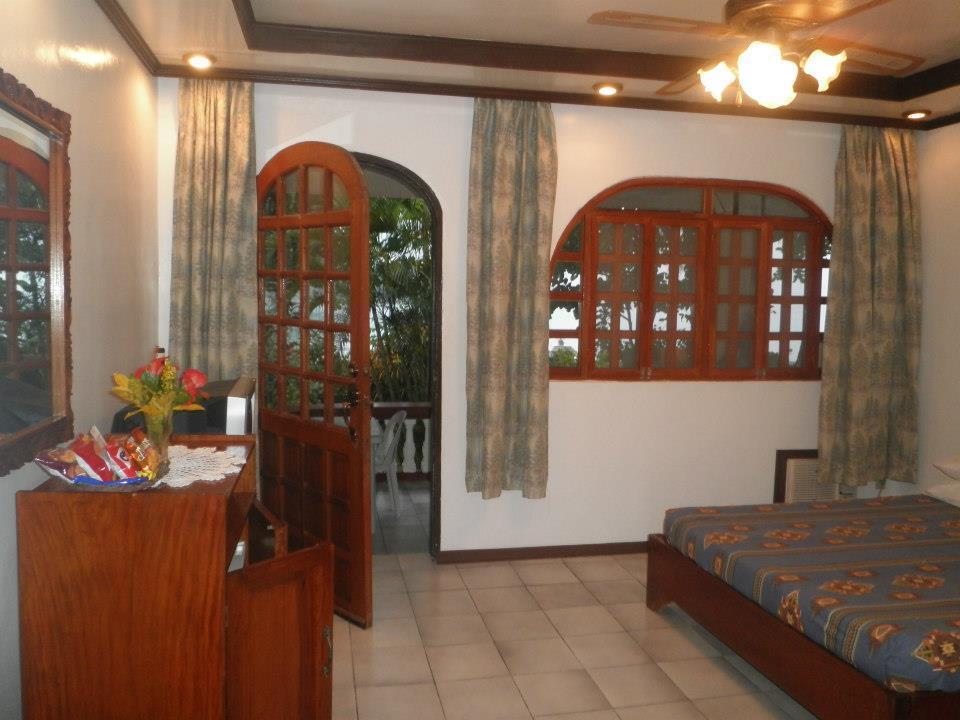 Blue Crystal Beach Resort Пуерто Галера Екстериор снимка
